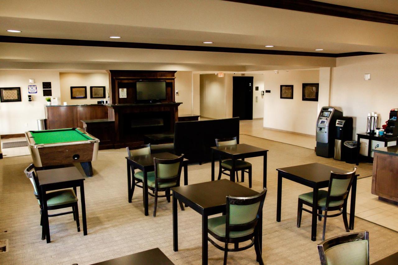 Black Gold Suites Stanley Экстерьер фото