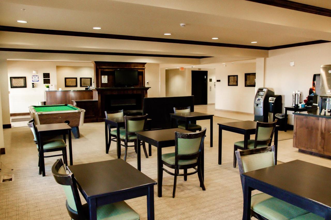 Black Gold Suites Stanley Экстерьер фото