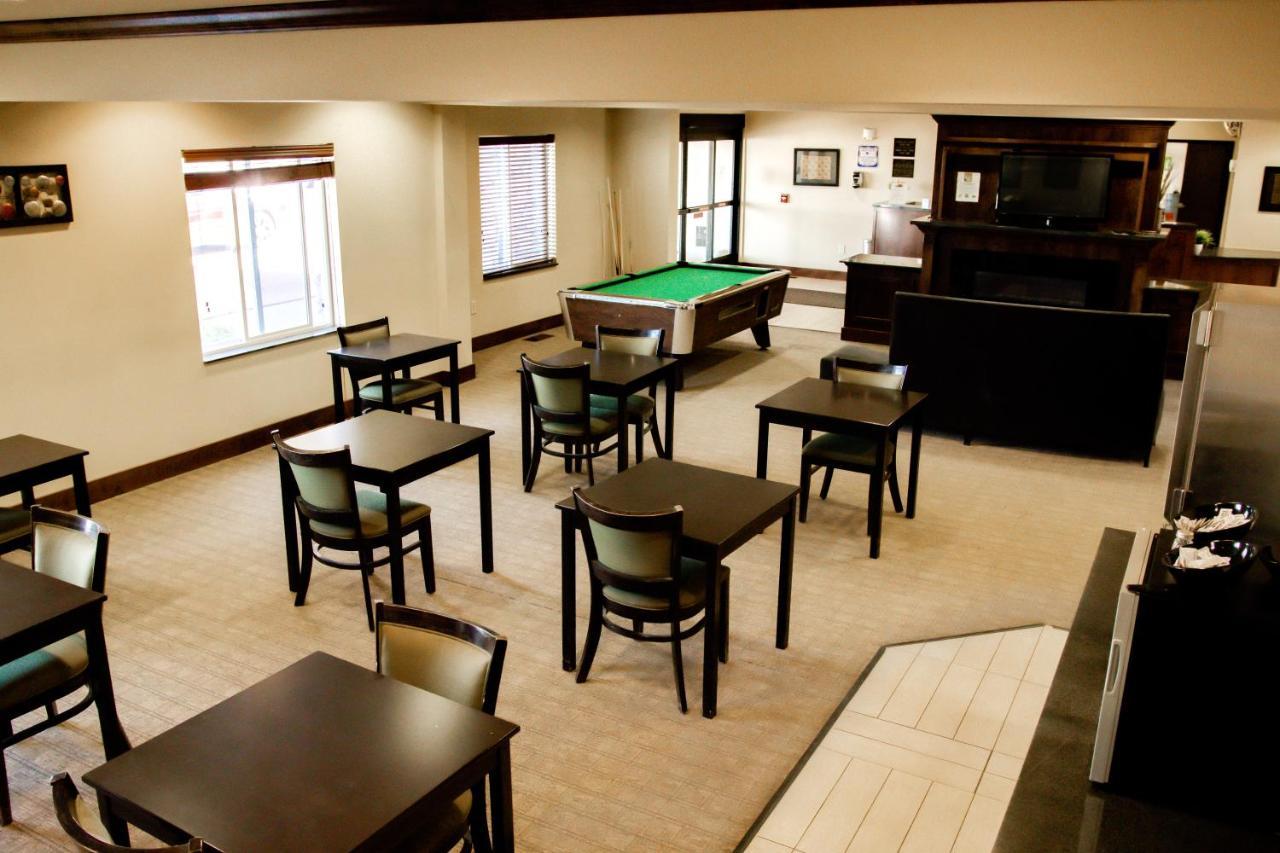 Black Gold Suites Stanley Экстерьер фото
